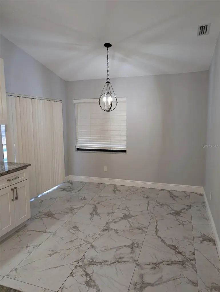 2106 Whitlock Place Dover FL 33527