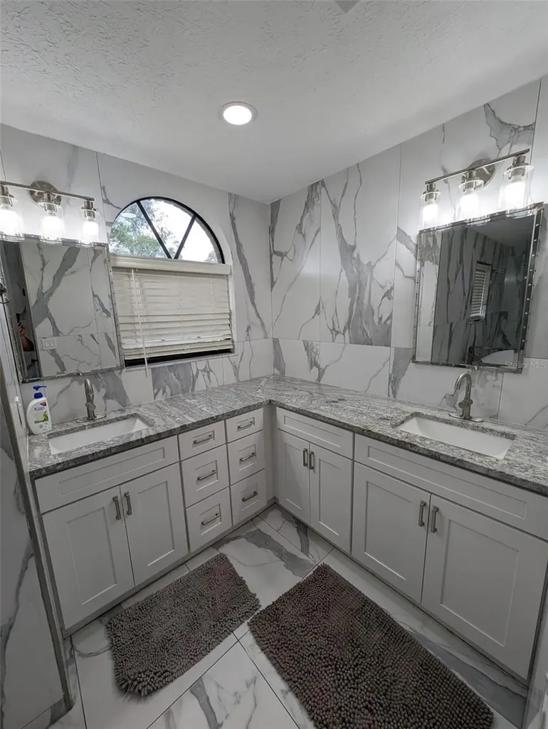 2106 Whitlock Place Dover FL 33527