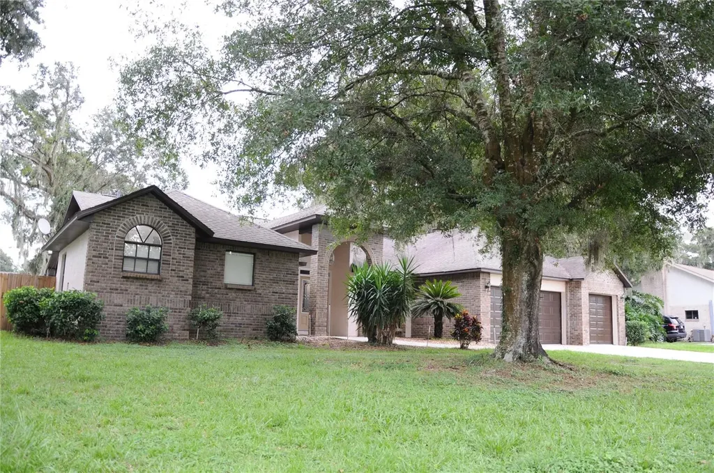 2106 Whitlock Place Dover FL 33527