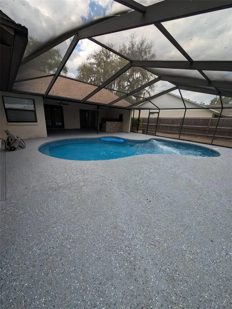 2106 Whitlock Place Dover FL 33527
