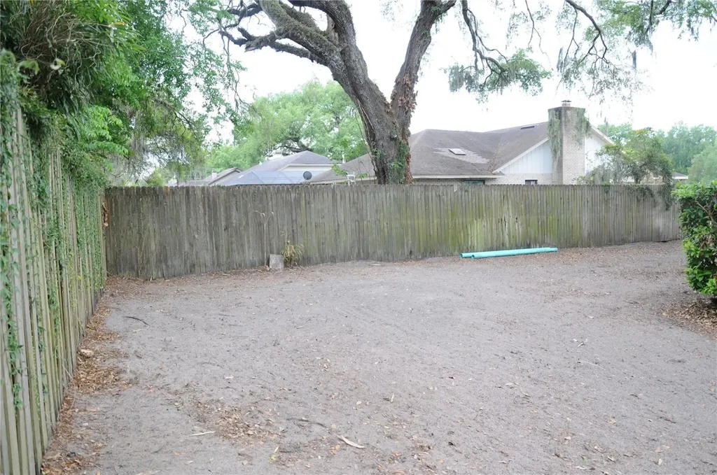 2106 Whitlock Place Dover FL 33527