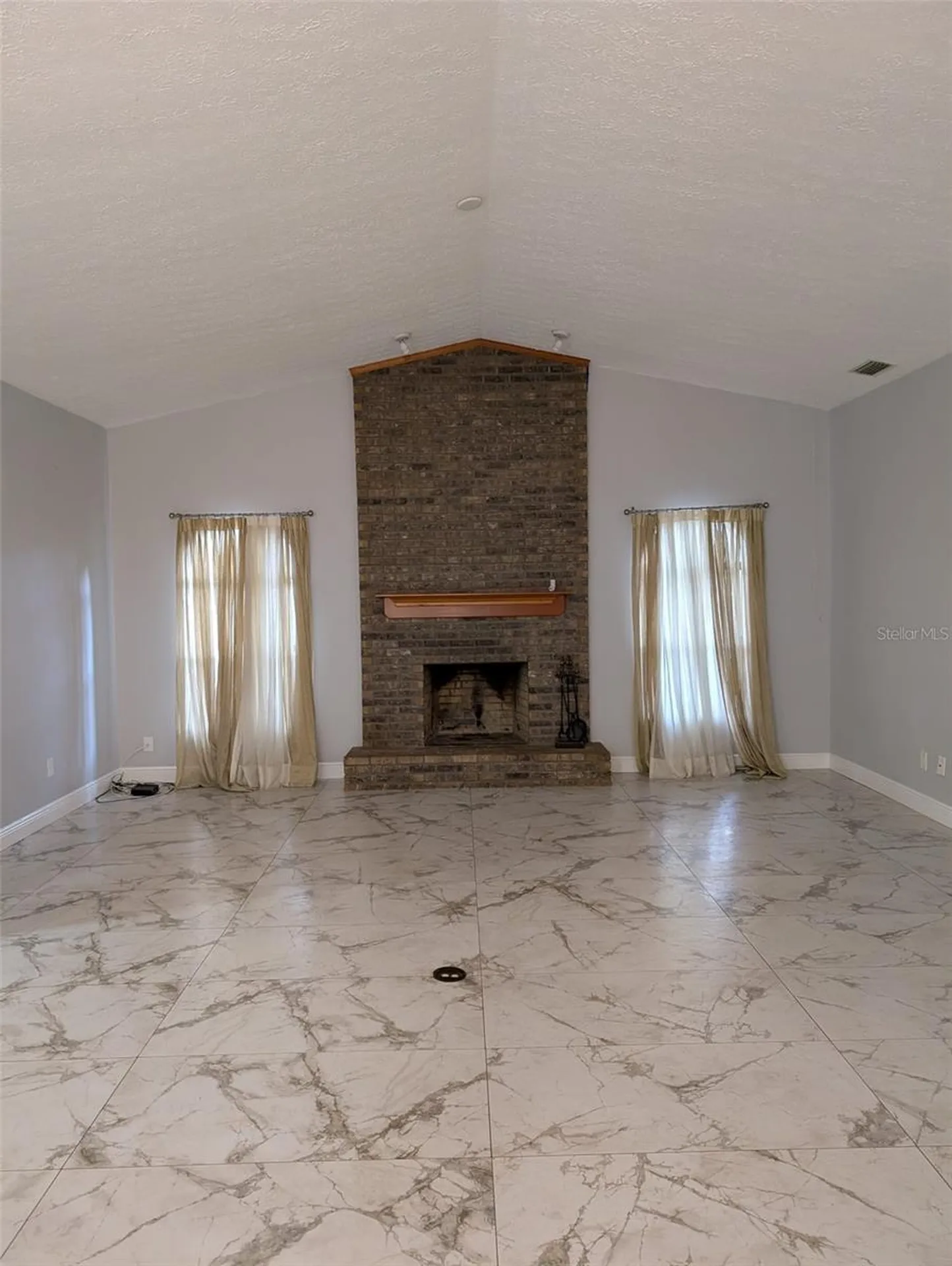 2106 Whitlock Place Dover FL 33527
