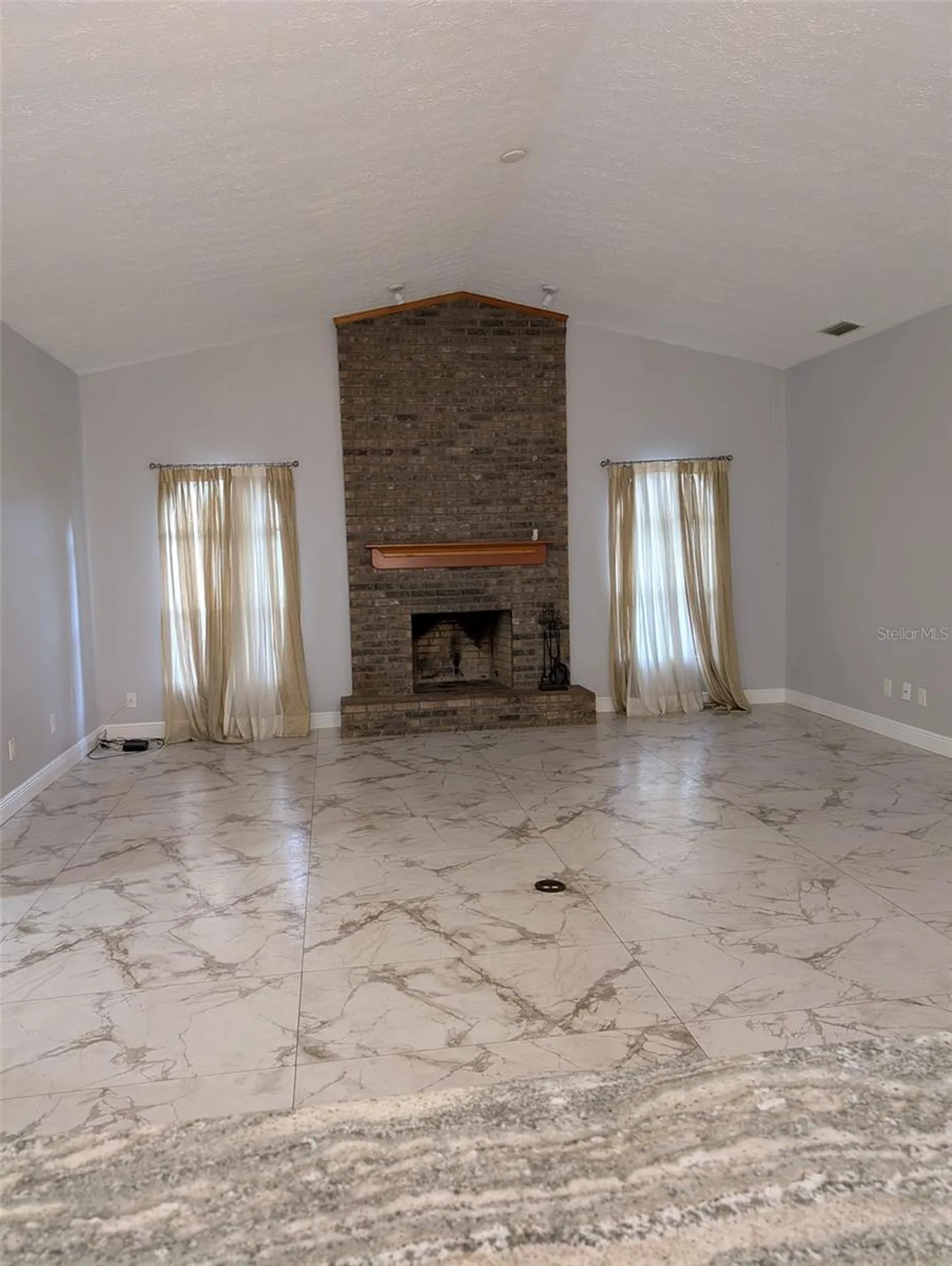 2106 Whitlock Place Dover FL 33527