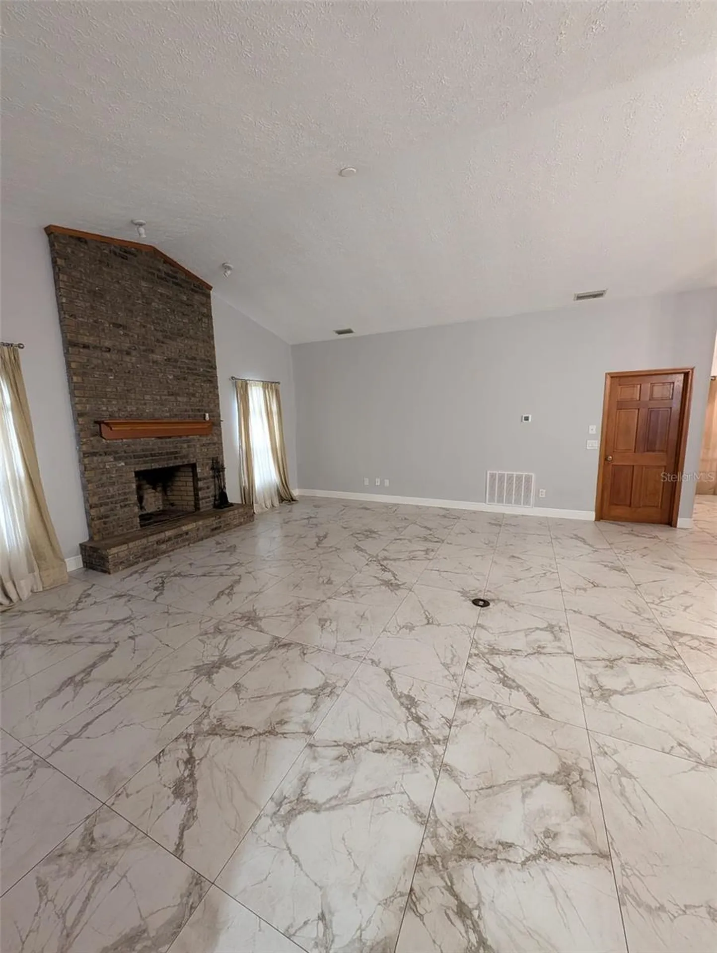 2106 Whitlock Place Dover FL 33527