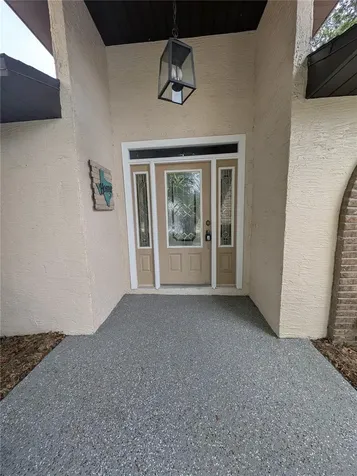 2106 Whitlock Place Dover FL 33527