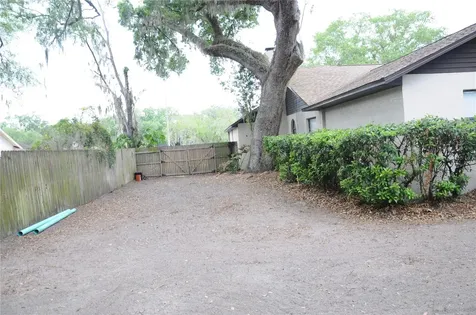 2106 Whitlock Place Dover FL 33527