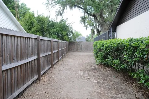 2106 Whitlock Place Dover FL 33527