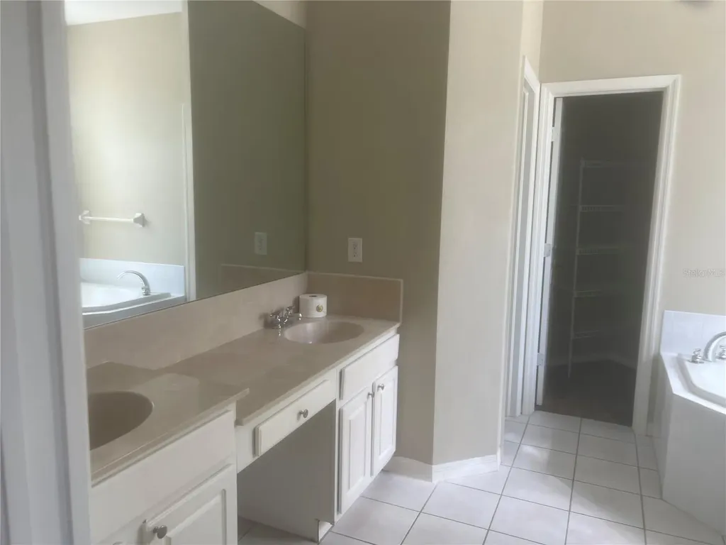 18914 Maisons Drive Lutz FL 33558