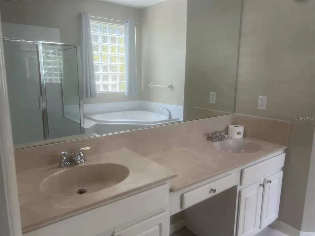 18914 Maisons Drive Lutz FL 33558