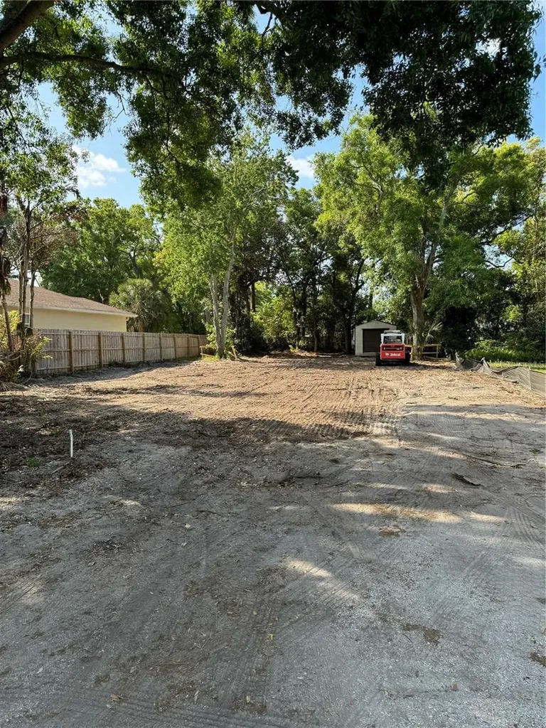 1207 Pine Avenue NW Largo FL 33770