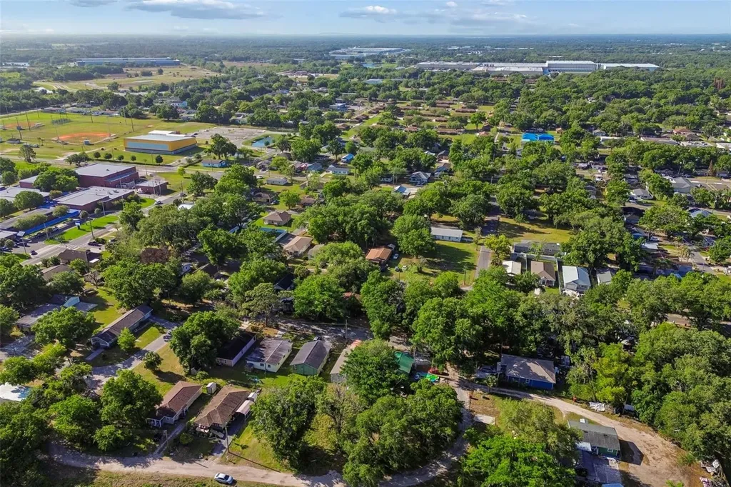 1401 Drane Street SE Plant City FL 33563