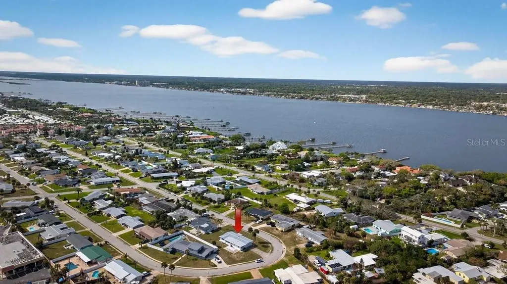 2538 Coral Way W Daytona Beach FL 32118