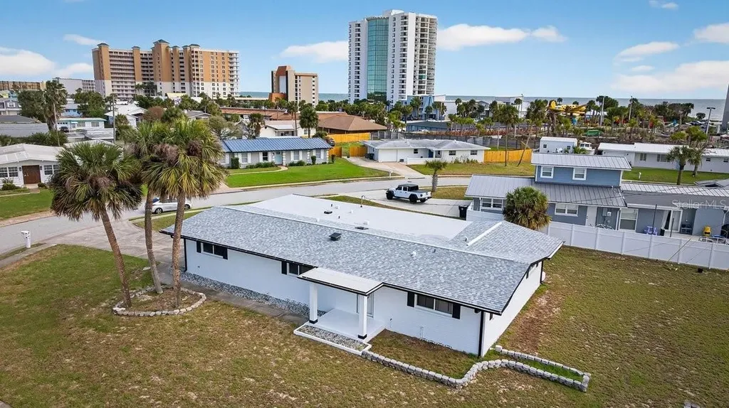 2538 Coral Way W Daytona Beach FL 32118