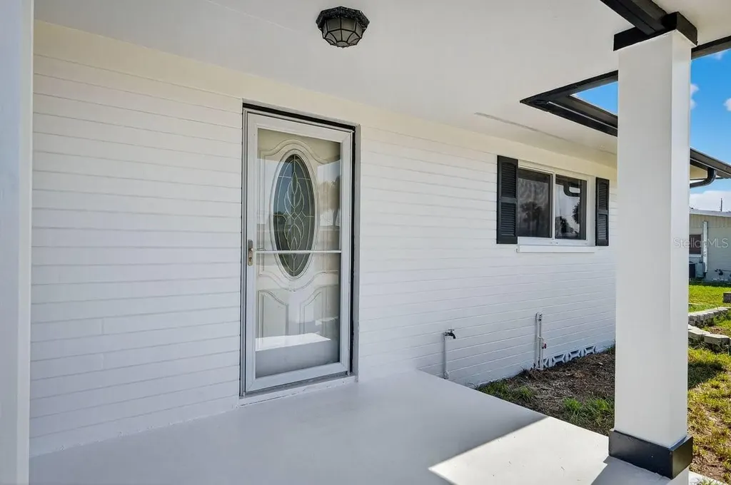 2538 Coral Way W Daytona Beach FL 32118