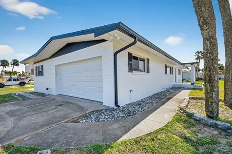 2538 Coral Way W Daytona Beach FL 32118