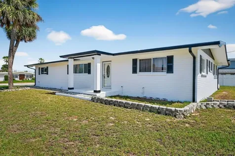2538 Coral Way W Daytona Beach FL 32118