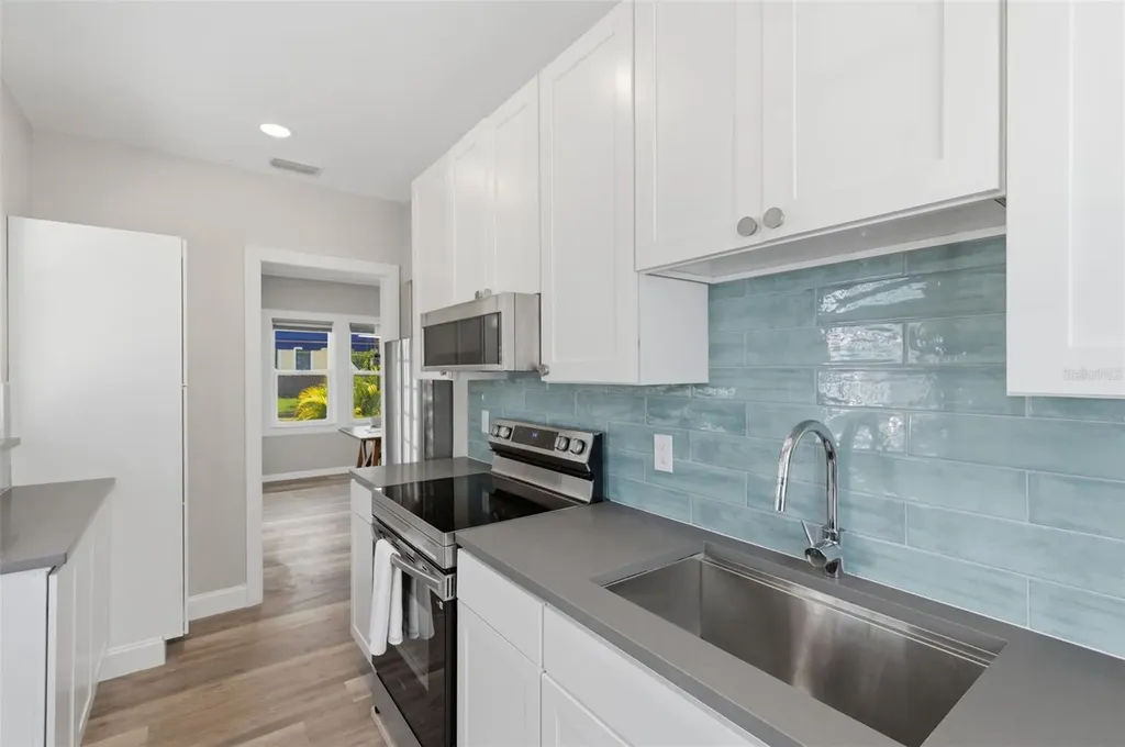 410 W Lemon Street Tarpon Springs FL 34689