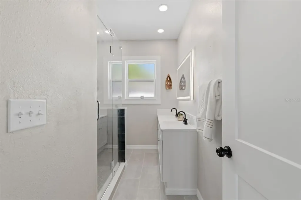 410 W Lemon Street Tarpon Springs FL 34689