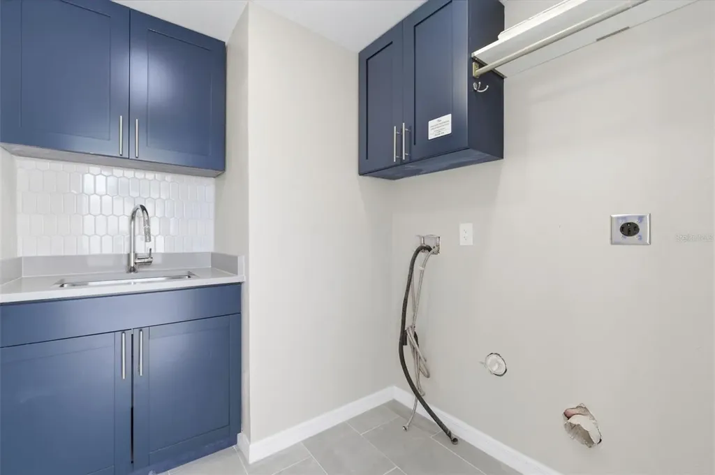 410 W Lemon Street Tarpon Springs FL 34689