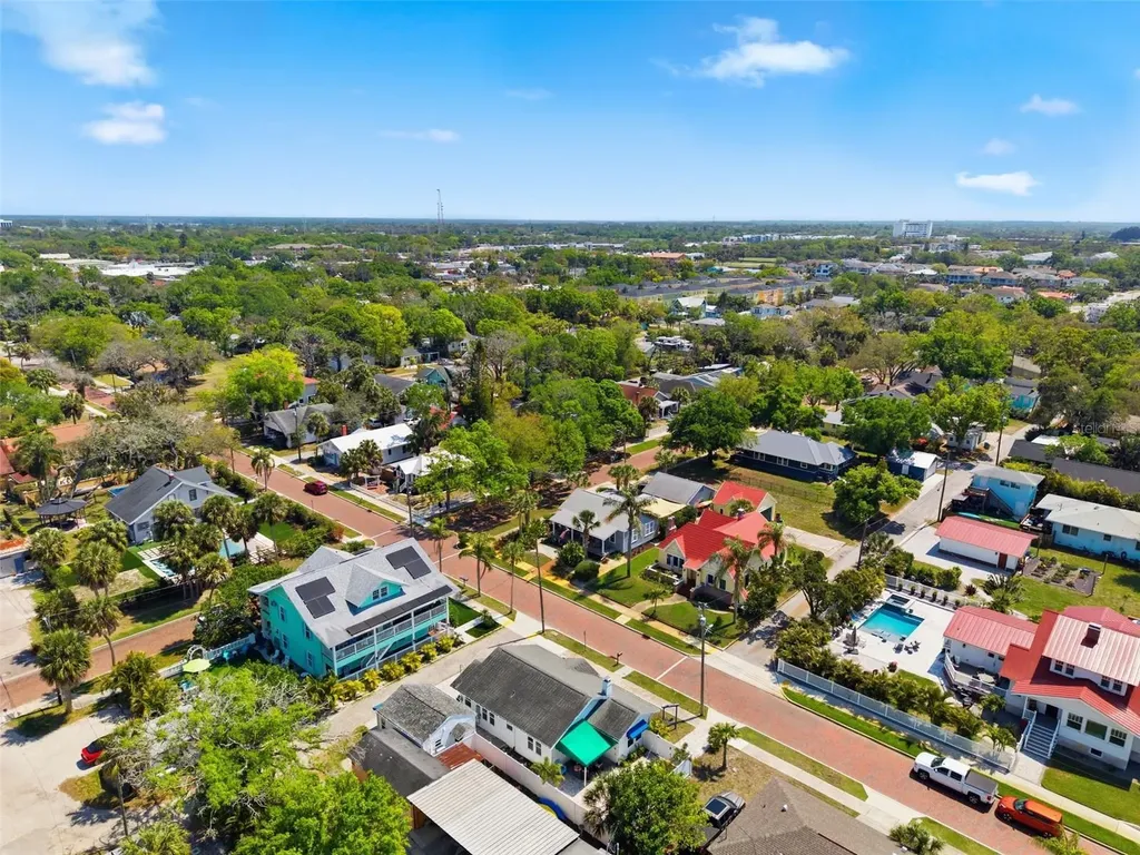 410 W Lemon Street Tarpon Springs FL 34689