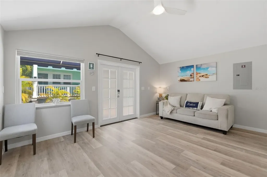 410 W Lemon Street Tarpon Springs FL 34689