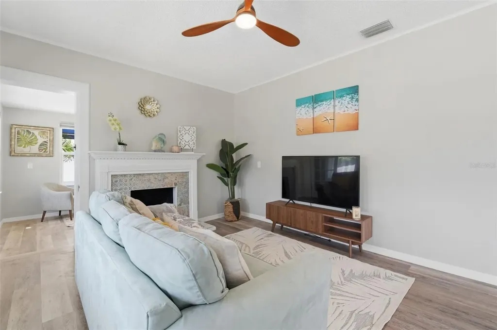 410 W Lemon Street Tarpon Springs FL 34689