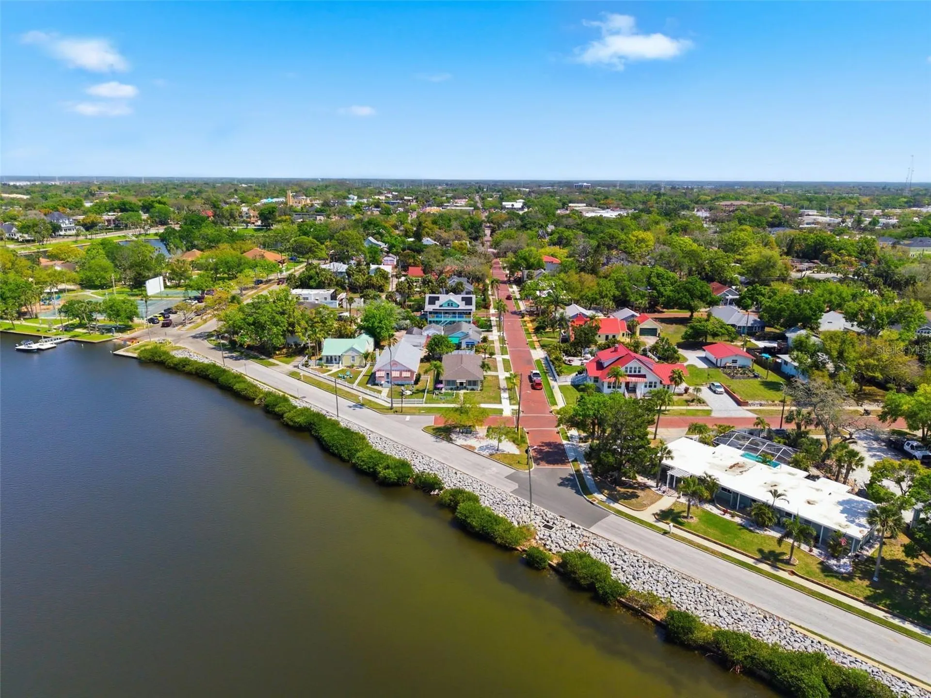 410 W Lemon Street Tarpon Springs FL 34689