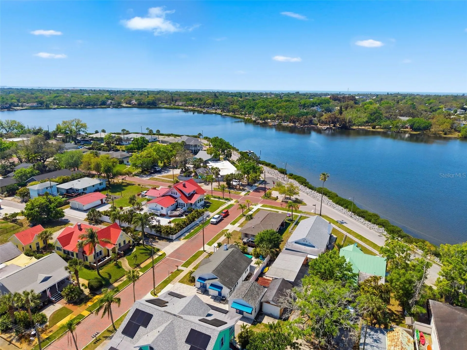 410 W Lemon Street Tarpon Springs FL 34689