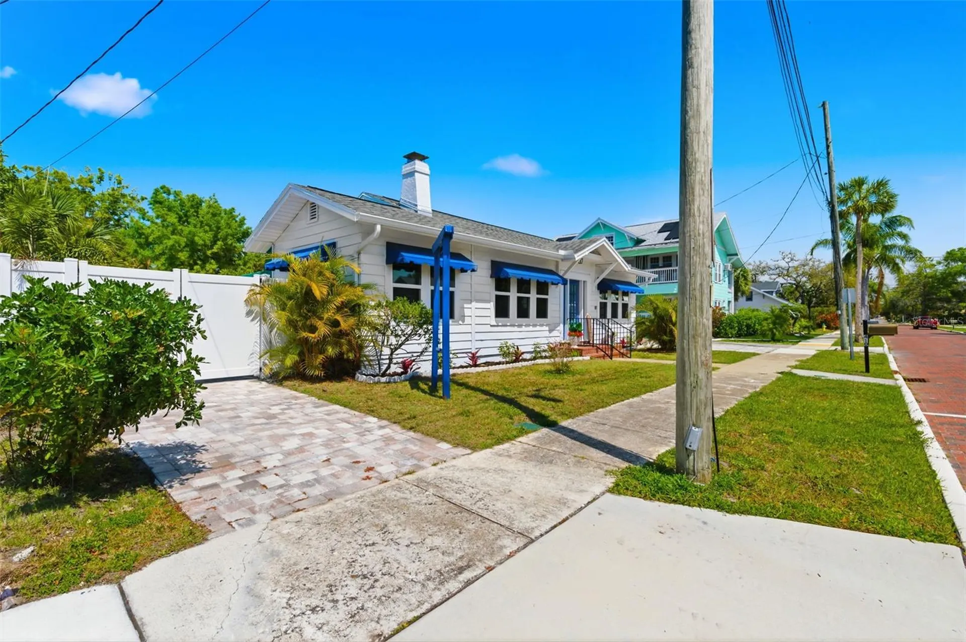 410 W Lemon Street Tarpon Springs FL 34689