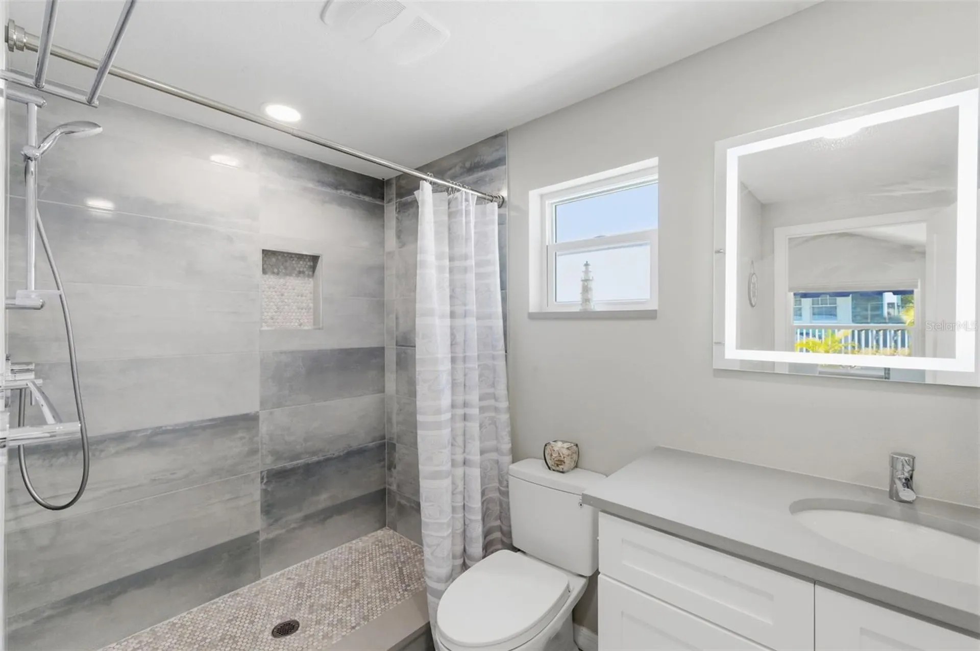 410 W Lemon Street Tarpon Springs FL 34689