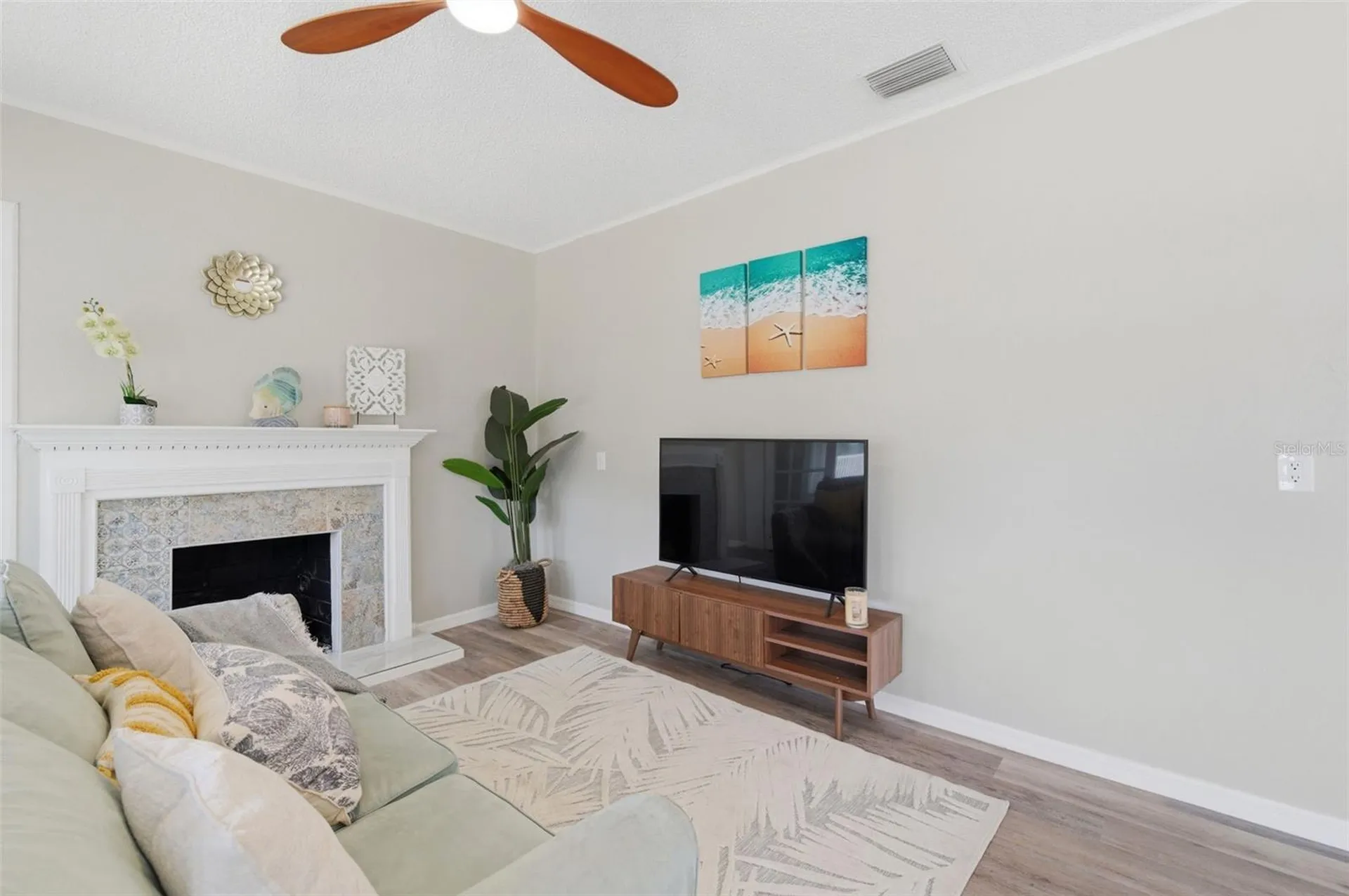 410 W Lemon Street Tarpon Springs FL 34689