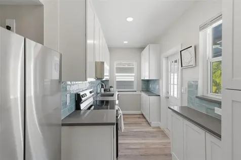 410 W Lemon Street Tarpon Springs FL 34689