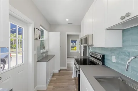 410 W Lemon Street Tarpon Springs FL 34689