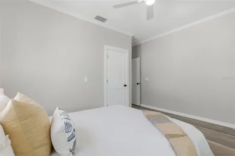 410 W Lemon Street Tarpon Springs FL 34689