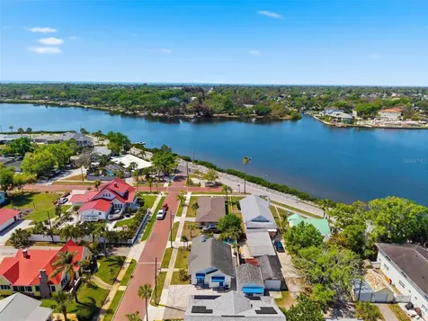 410 W Lemon Street Tarpon Springs FL 34689