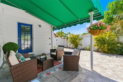 410 W Lemon Street Tarpon Springs FL 34689