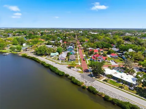 410 W Lemon Street Tarpon Springs FL 34689