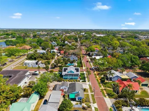 410 W Lemon Street Tarpon Springs FL 34689