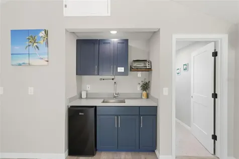 410 W Lemon Street Tarpon Springs FL 34689