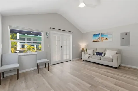 410 W Lemon Street Tarpon Springs FL 34689
