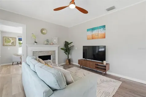 410 W Lemon Street Tarpon Springs FL 34689
