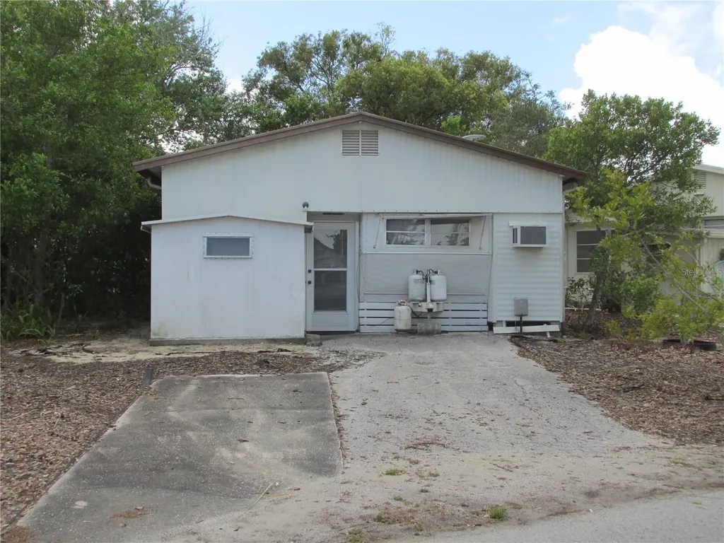 13 Saddlebag Trail S Lake Wales FL 33898