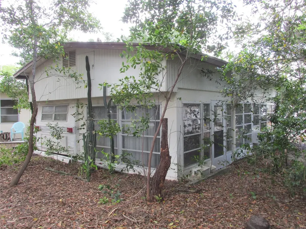 13 Saddlebag Trail S Lake Wales FL 33898
