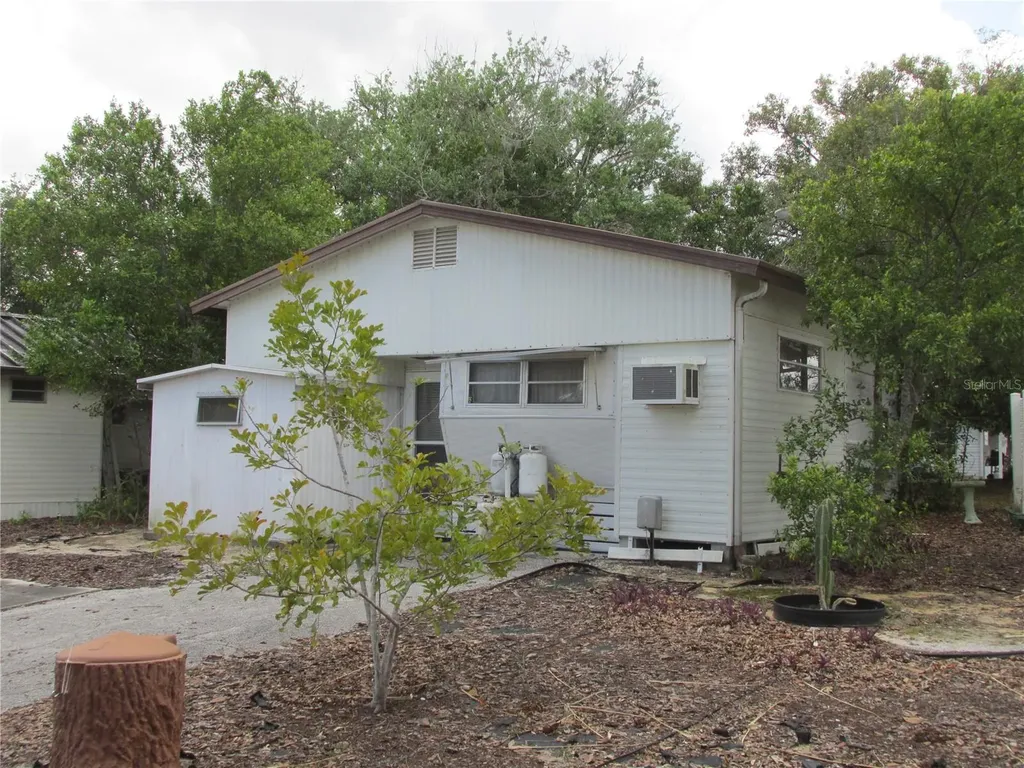 13 Saddlebag Trail S Lake Wales FL 33898