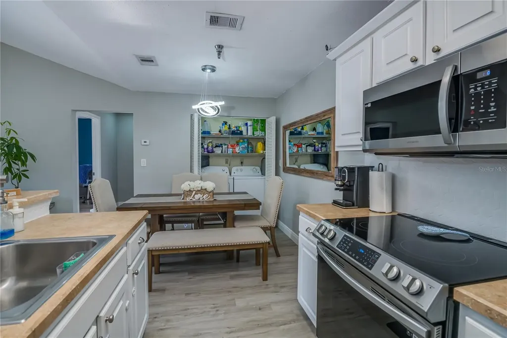 10263 Gandy Boulevard N St Petersburg FL 33702
