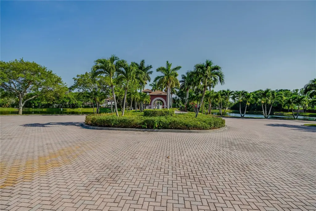 10263 Gandy Boulevard N St Petersburg FL 33702
