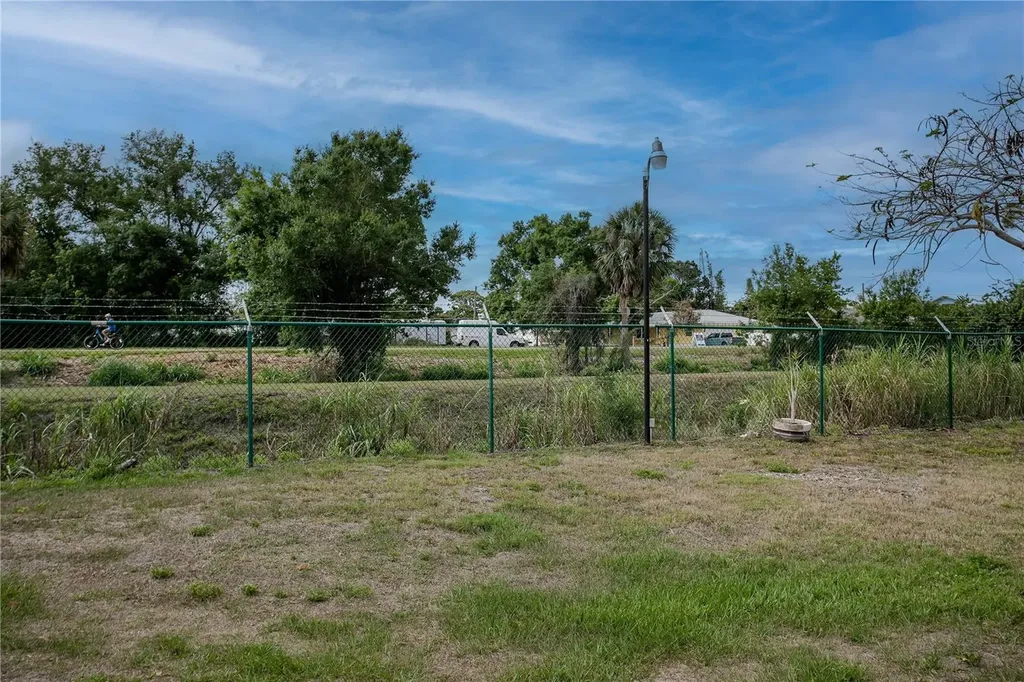 3208 Oakwood Boulevard S Sarasota FL 34237