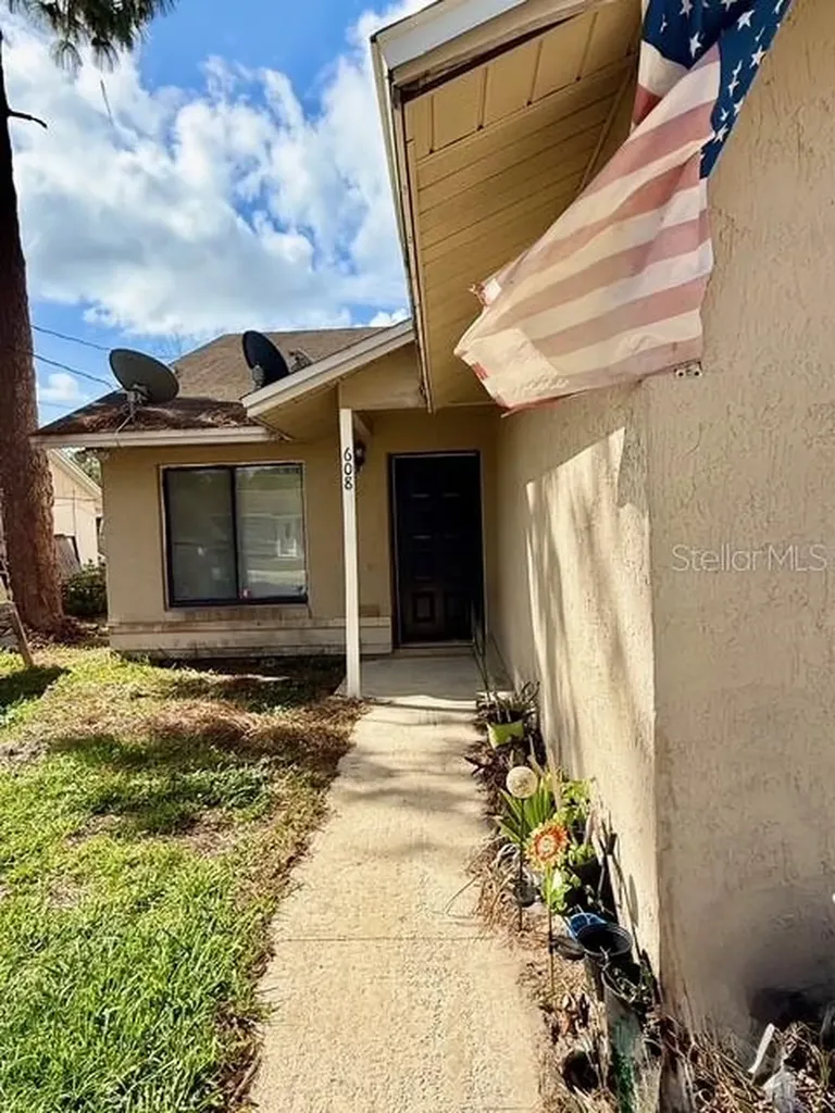 608 E Warren Avenue Longwood FL 32750
