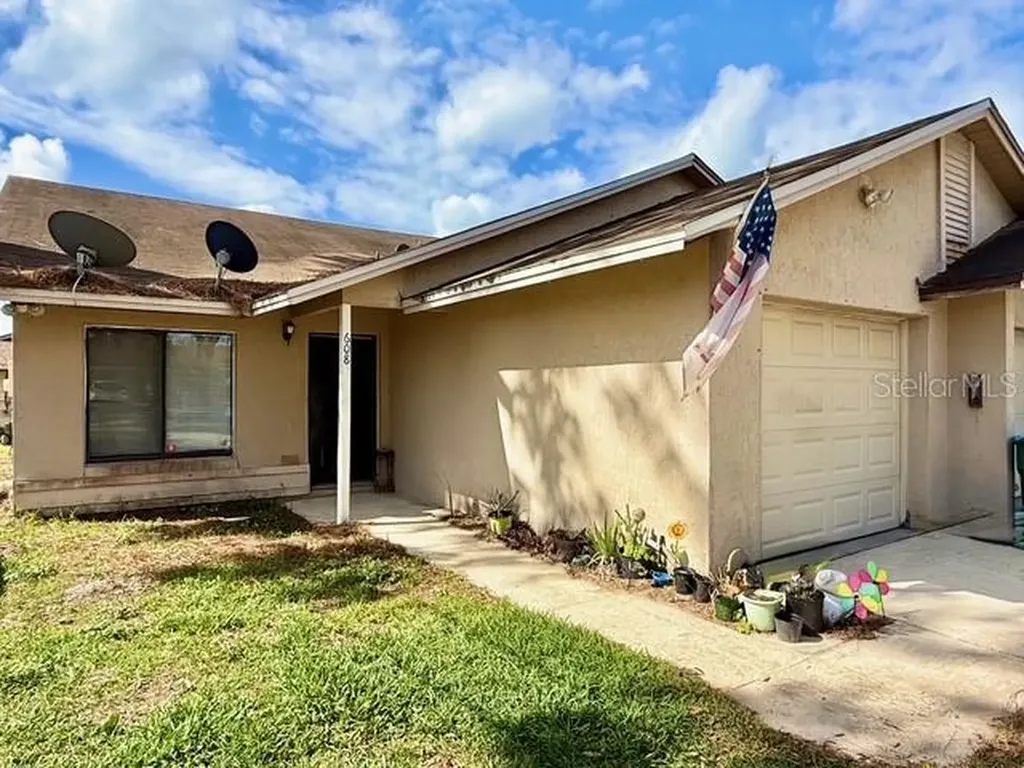 608 E Warren Avenue Longwood FL 32750