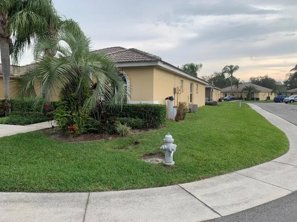 2208 Mystic Ring Loop Kissimmee FL 34759